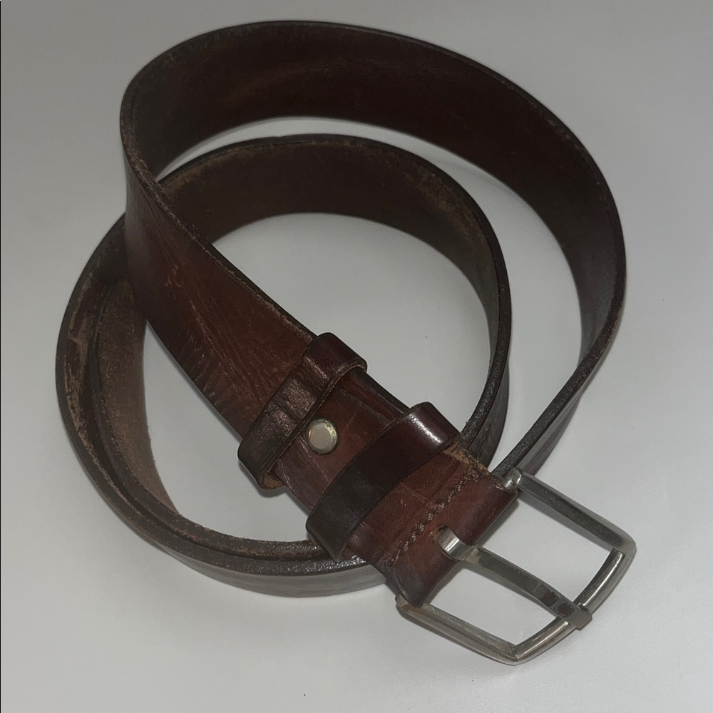 Vera Pelle Italian Brown Leather Belt with chrome Buckle measures 43” inch